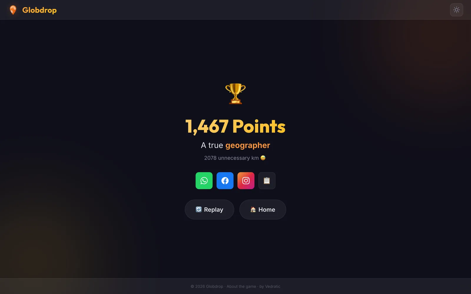 The results screen after a five-round game, with the total, a title and the share buttons